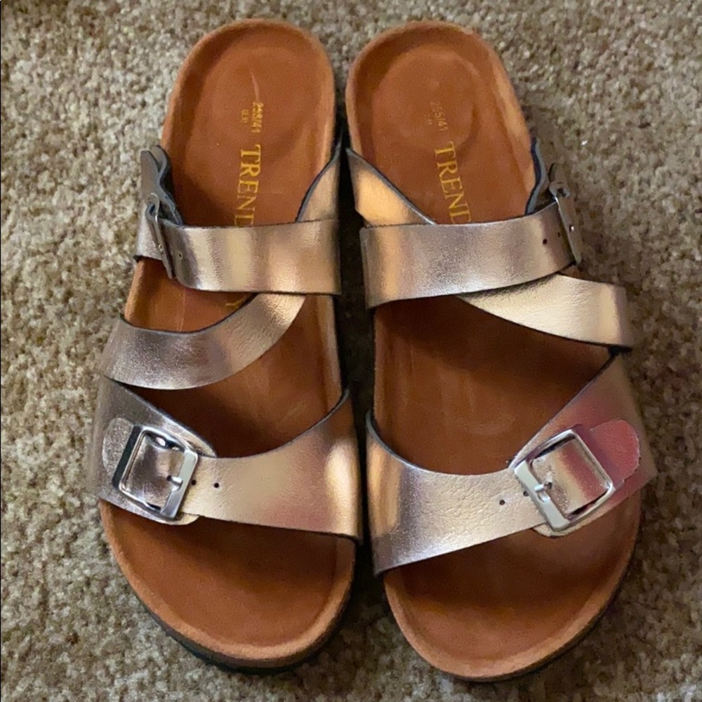 Sandals - Picture 2 of 3